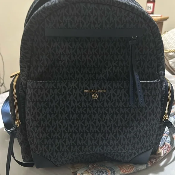 KORS Michael Kors | Bags | Michael Kors Logo Prescott Back  display picture 2